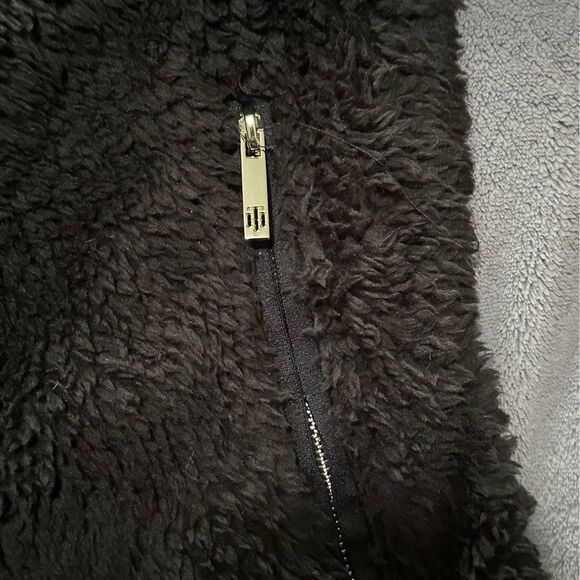 NEW Women’s Tommy Hilfiger Cozy Black Sherpa Fleece Bomber Jacket - Picture 4 of 7